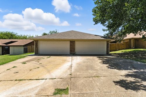 6907-6905 W Cleburne Rd, Fort Worth, TX, 76133-6305 | Card Image