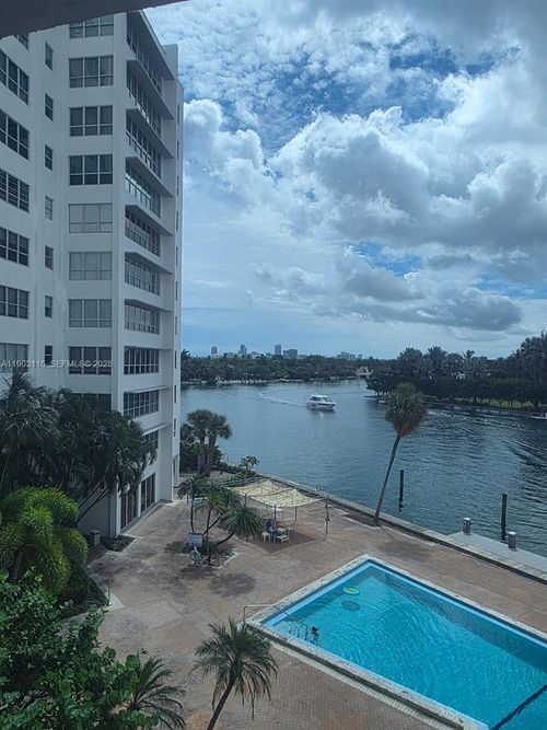 c-9102 W Bay Harbor Dr, Bay Harbor Islands, FL, 33154-3603 | Card Image