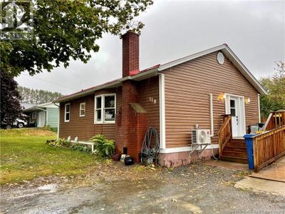 119 Glen Ave, House other with 4 bedrooms, 2 bathrooms and null parking in Woodstock NB | Image 3