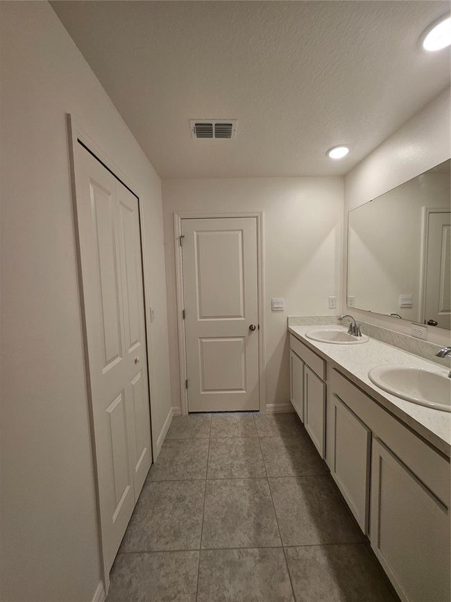 8076 98 Th Ct, House other with 4 bedrooms, 2 bathrooms and null parking in Vero Beach FL | Image 45
