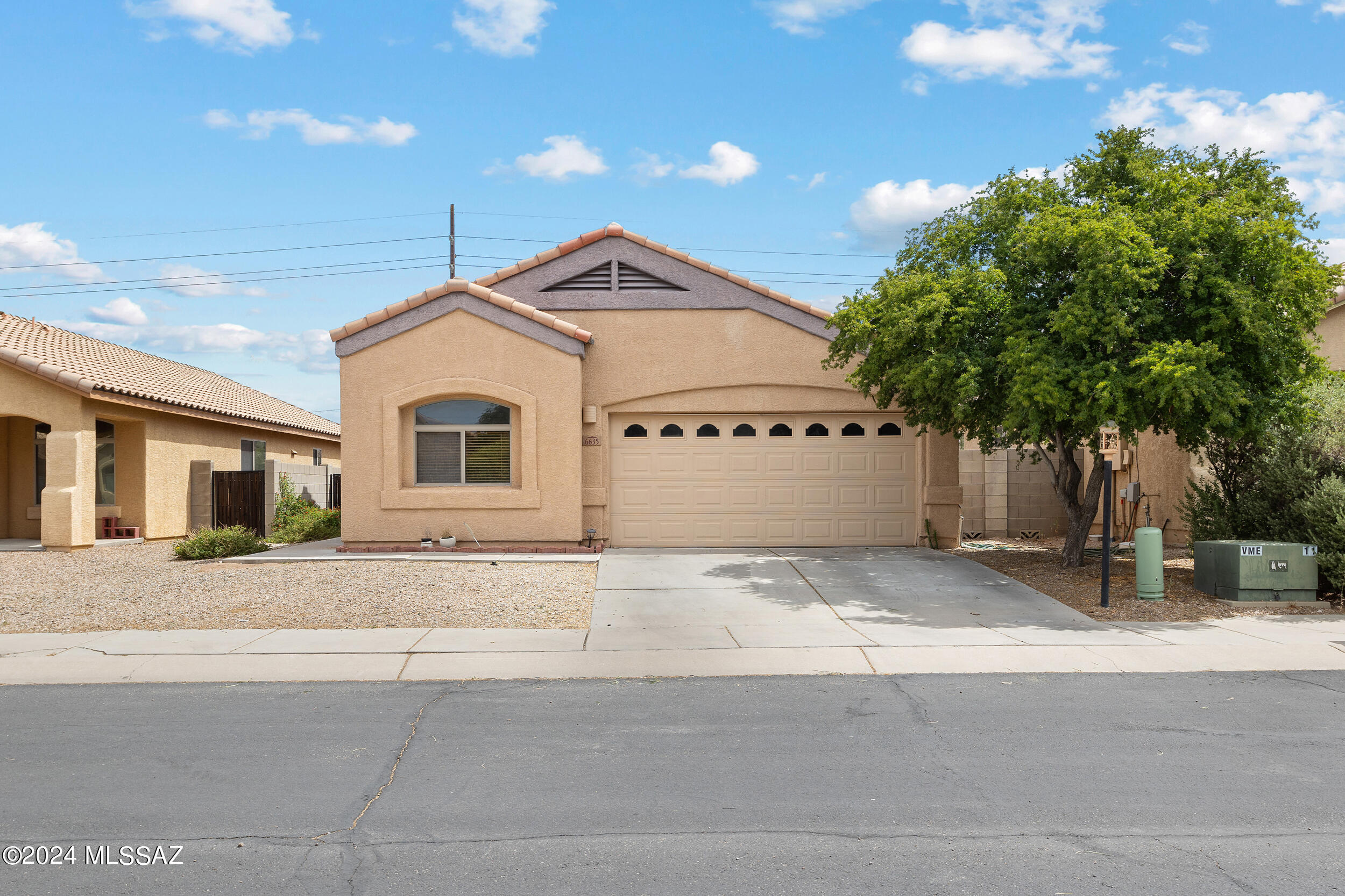 Ladonna Ln, Tucson, AZ 85756