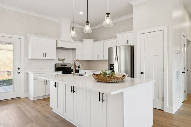124 Casey St, House other with 3 bedrooms, 2 bathrooms and 2 parking in Brush Creek TN | Image 11