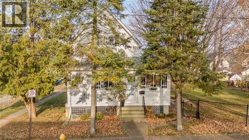 120 Hiram St, Wallaceburg, ON, N8A2R7 | Card Image