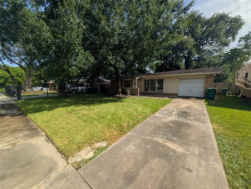 2819 Dragonwick Dr, Houston, TX, 77045-4705 | Card Image