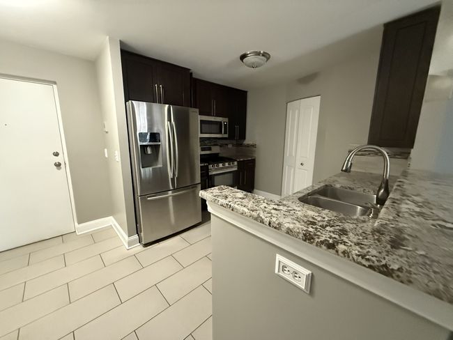 UNIT-102 - 774 Gary Ave, Condo with 2 bedrooms, 2 bathrooms and 2 parking in Carol Stream IL | Image 10