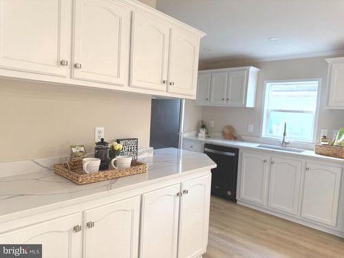 14517 Braniff Cir, CHANTILLY, VA, 20151-3901 | Card Image