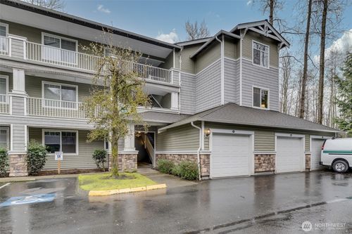 apt-e106-12712 Admiralty Way, Everett, WA, 98204-8021 | Card Image
