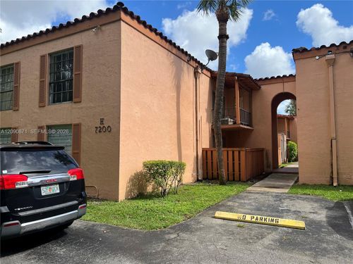 h5-7200 Fairway Dr, Miami Lakes, FL, 33014-6916 | Card Image