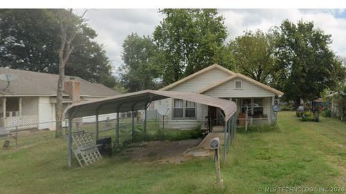 404 Central St, Wister, OK, 74966-9576 | Card Image