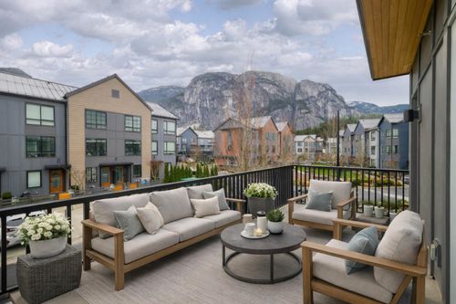 38035 Helm Way, Squamish, BC, V8B2A1 | Card Image