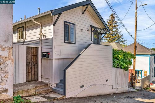 1519 Commerce Way, Oakland, CA, 94606-3940 | Card Image