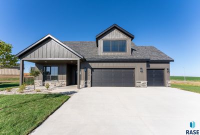 1714 Medallion Cir, House other with 4 bedrooms, 3 bathrooms and null parking in Sioux Falls SD | Image 1