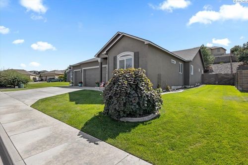 5769 W 37th Pl, Kennewick, WA, 99338-2325 | Card Image