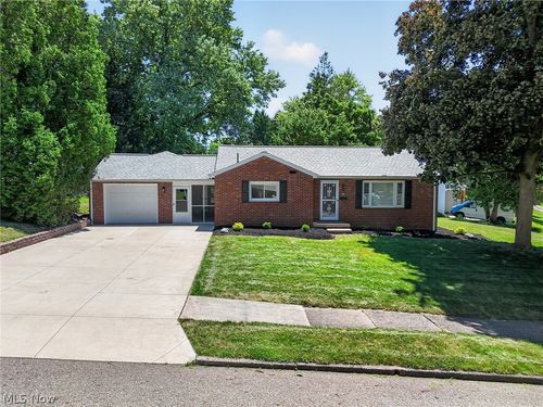 1807 Wicliff Ave Ne, Massillon, OH, 44646-4980 | Card Image