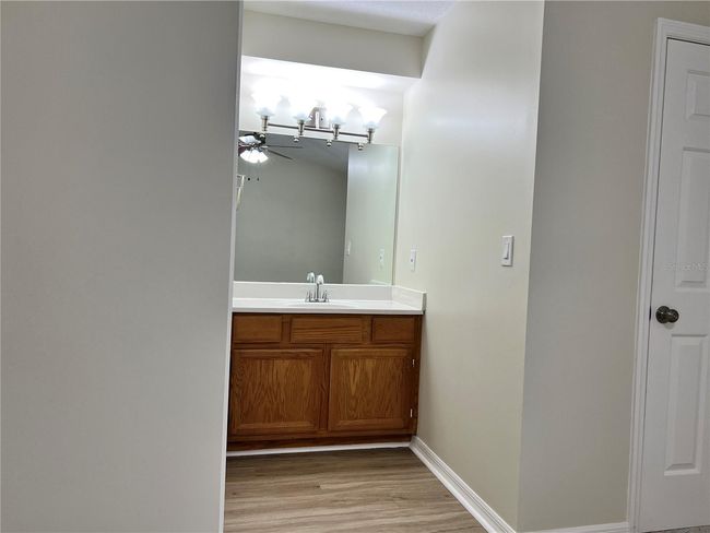 Master Bedroom Vanity | Image 27
