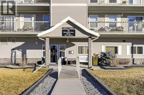 400 1 Ave Ne, Black Diamond, AB, T0L0H0 | Card Image