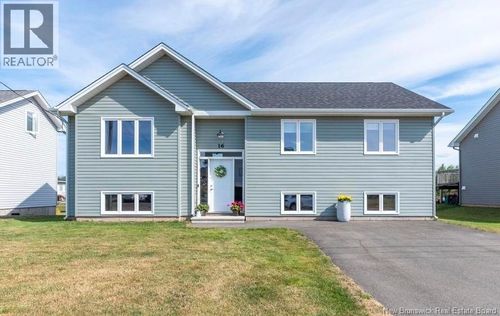 16 Luxor Dr, Riverview, NB, E1B0V8 | Card Image