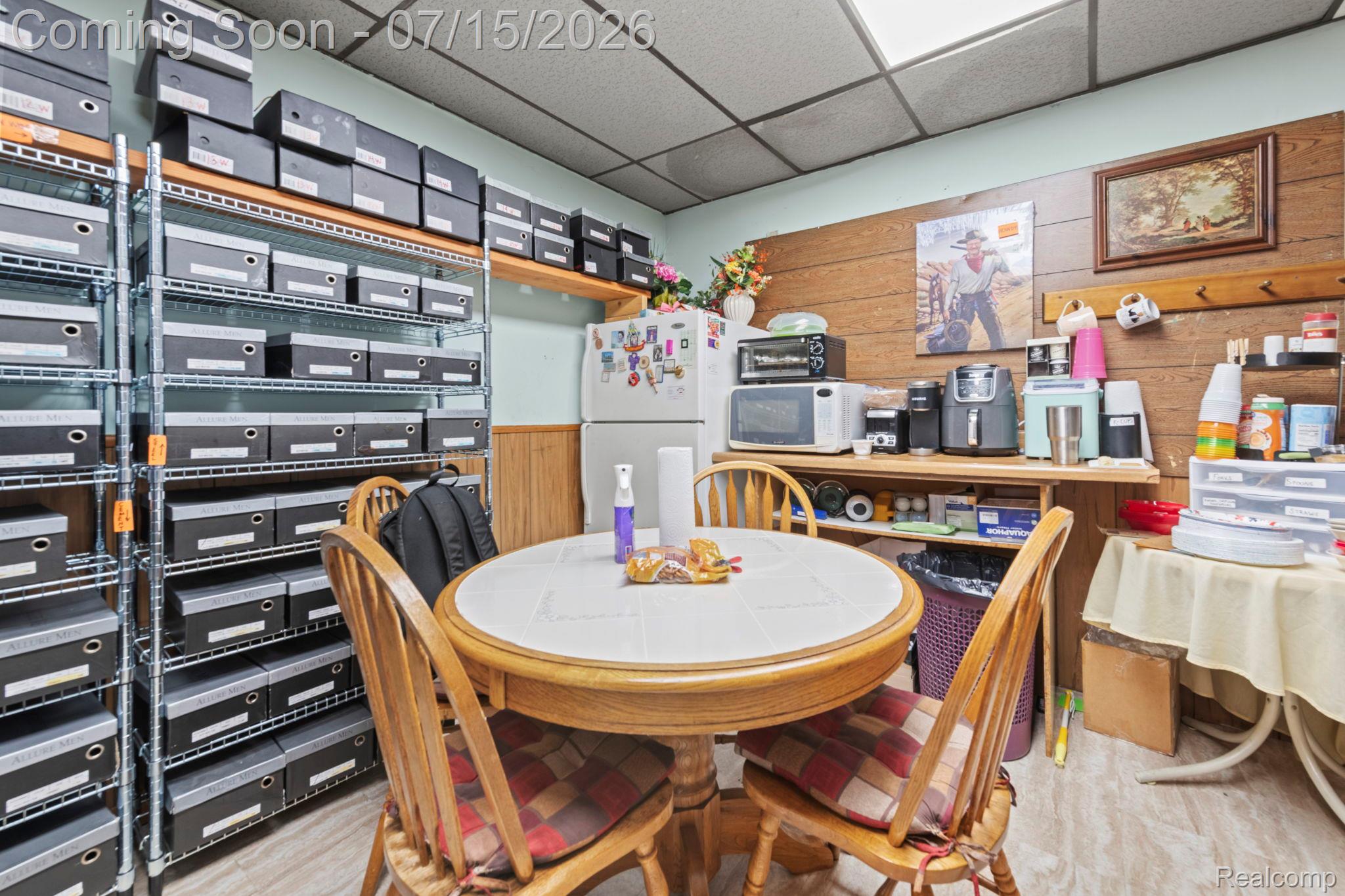 Commercial Sale in Southgate 3