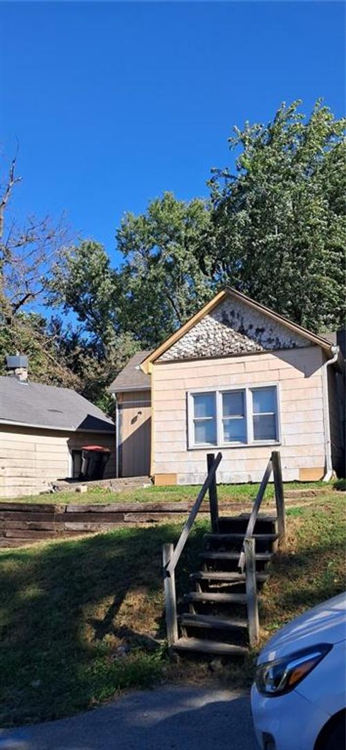 1317 N 15th St, Saint Joseph, MO, 64501-1303 | Card Image