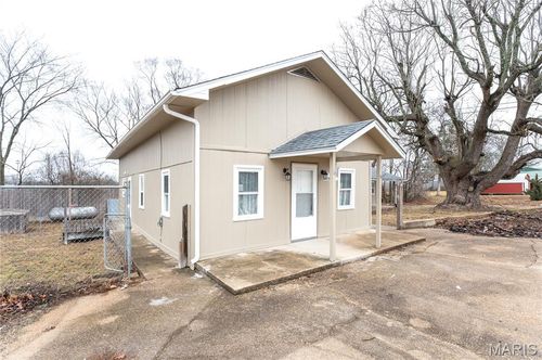 555 Eisenhower St, Doolittle, MO, 65401 | Card Image