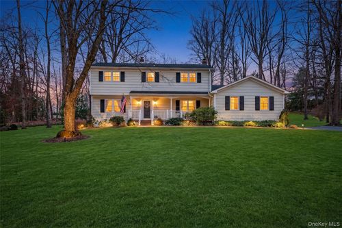 541 Giordano Dr, Yorktown Heights, NY, 10598-5412 | Card Image