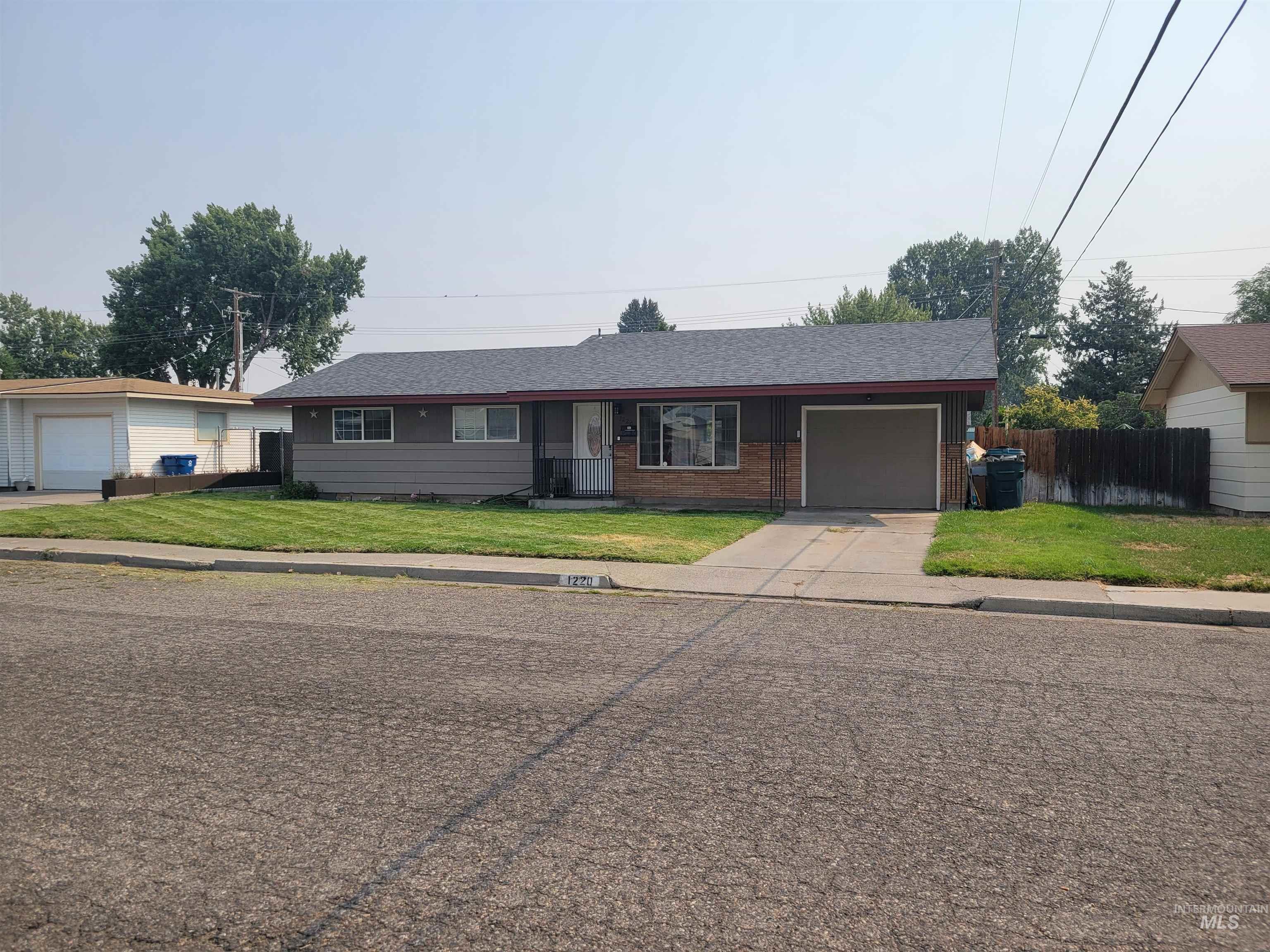 Elm St, Mountain Home, ID 83647