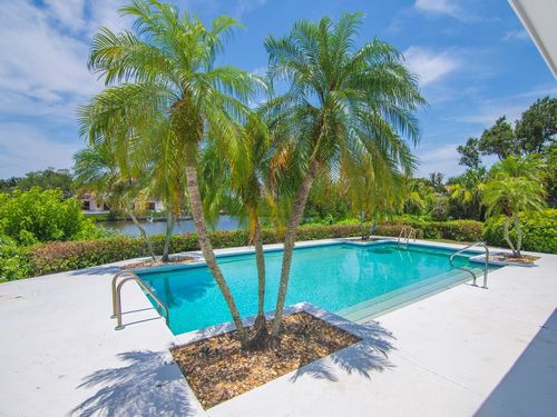 609 Lake Dr, Vero Beach, FL, 32963-2166 | Card Image
