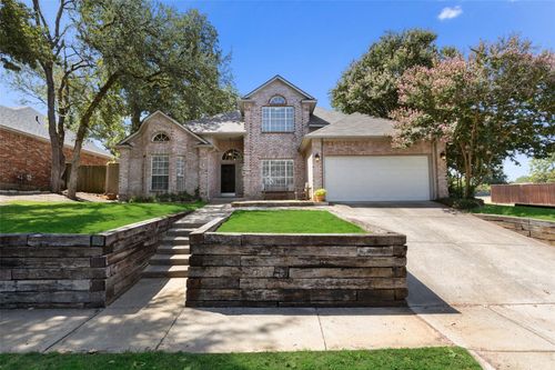 1213 Greendale Dr, Bedford, TX, 76022-7790 | Card Image