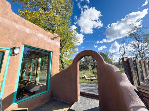 519-519a-and-519b-519 Este Es Rd, Taos, NM, 87571-6666 | Card Image