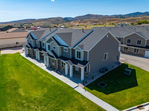 56-184 W Seasons Loop, Garden City, UT, 84028-7727 | Card Image