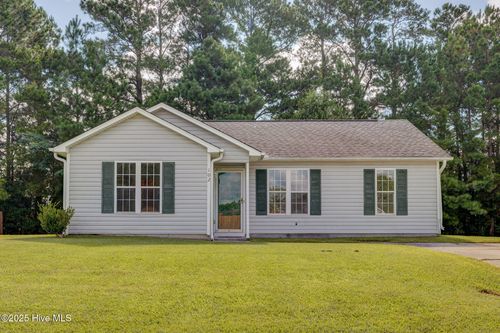 102 Willowbend Dr, Burgaw, NC, 28425-4565 | Card Image
