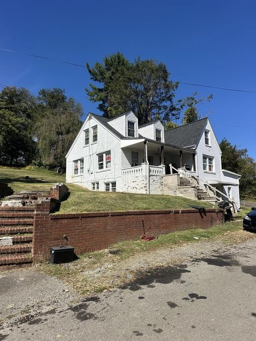 215 5th Ave, Galax, VA, 24333 | Card Image