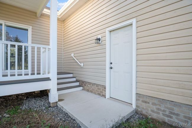 View of exterior entry | Image 46