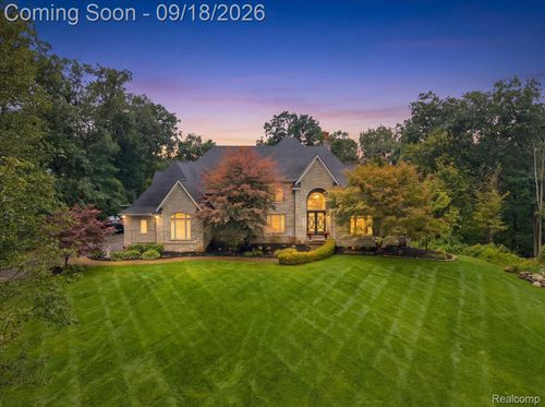 1400 Valley Crest Ct, Milford, MI, 48381-4719 | Card Image