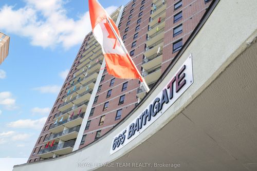 603-665 Bathgate Dr, Ottawa, ON, K1K3Y4 | Card Image
