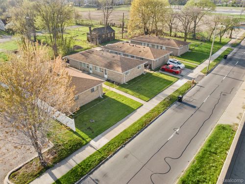 7452/7454 Southfield Road, Detroit, MI, 48228 | Card Image