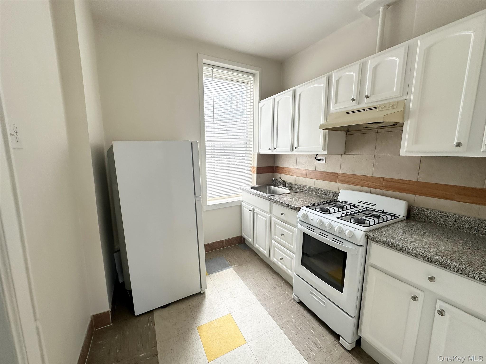Commercial Sale in New York 4