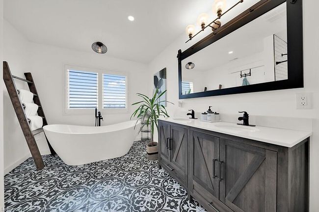 680 Haldimand Road 32, House other with 5 bedrooms, 3 bathrooms and 17 parking in Canfield ON | Image 23