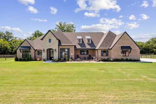 2612 Crosscreek Dr, Oologah, OK, 74053-4288 | Card Image