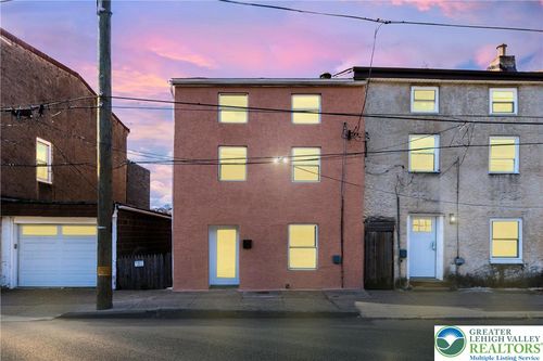 4664 Canton St, Philadelphia, PA, 19127-2001 | Card Image