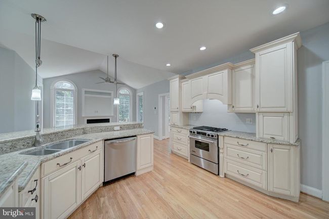 14535 Honeysuckle Way, House other with 4 bedrooms, 4 bathrooms and null parking in SWAN POINT MD | Image 39