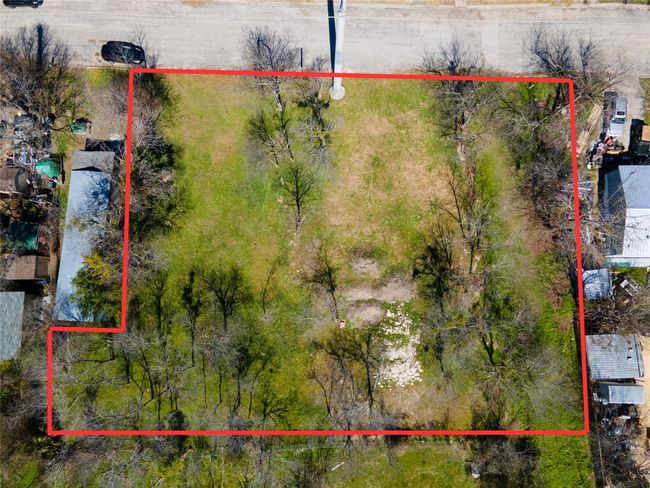 314 E Pecan St, Home with 0 bedrooms, 0 bathrooms and null parking in Taylor TX | Image 6
