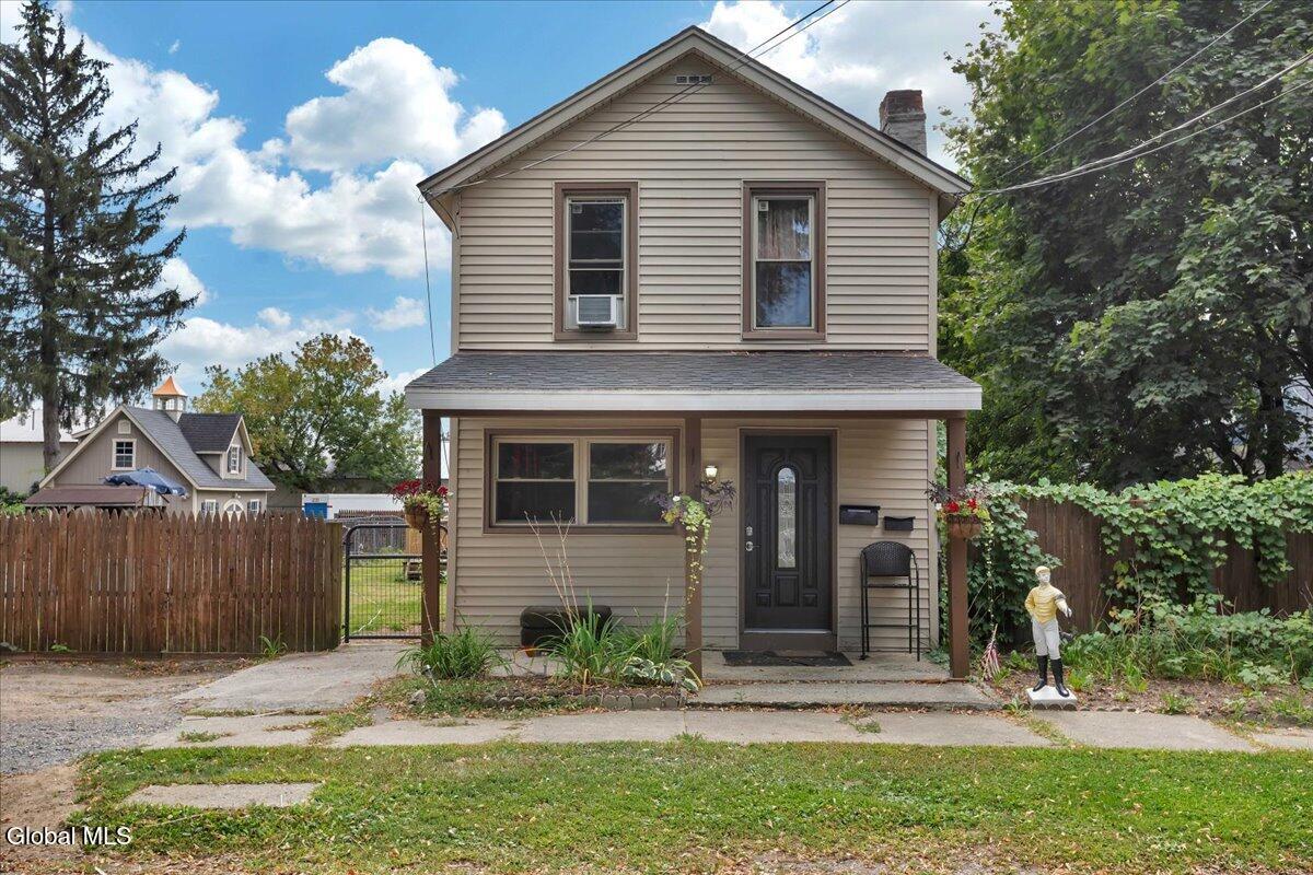 Residential Lease in Saratoga Springs, Inside