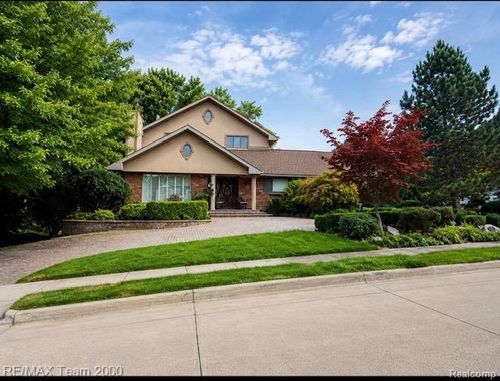 200 Barrington Pl, Dearborn, MI, 48124-1157 | Card Image