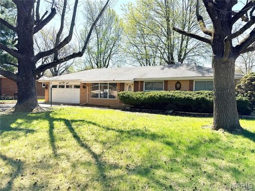 3780 Marietta Dr, Florissant, MO, 63033-3211 | Card Image