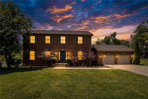 7 Carriage Ln, Grove City, PA, 16127-6379 | Card Image
