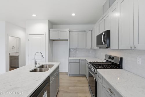 631 N Creative Way, Post Falls, ID, 83854 | Card Image