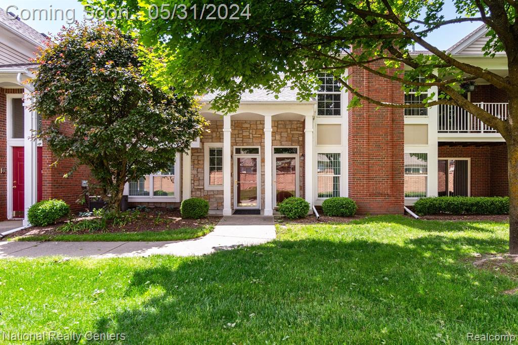 Berkshire Dr, Sterling Heights, MI 48314
