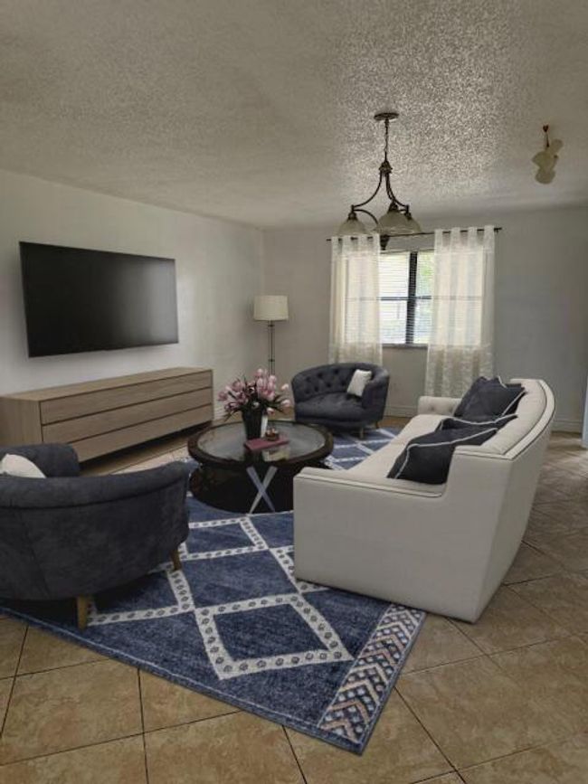 197 Star Clusters Ct, Condo with 2 bedrooms, 2 bathrooms and null parking in Royal Palm Beach FL | Image 4