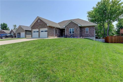 966 Moore Pl, Odessa, MO, 64076-3500 | Card Image